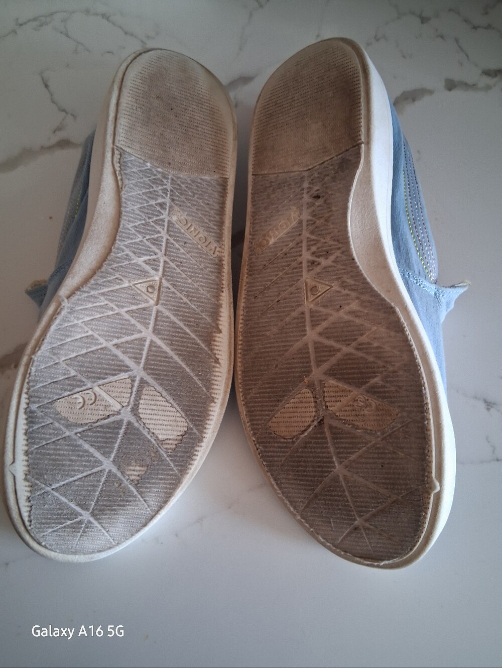 Vionic Beach Shoes 8.5 - Picture 5 of 5